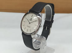 自動巻き腕時計|UNIVERSAL GENEVE