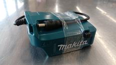 USB端子付きバッテリーホルダ|MAKITA