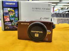 ミラーレス一眼|OLYMPUS