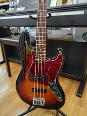 エレキベース|FENDER