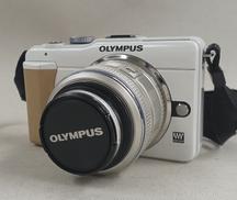 ミラーレス一眼|OLYMPUS