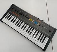シンセサイザー|ROLAND