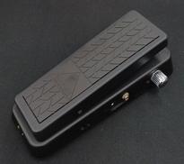 ワウペダル|BEHRINGER