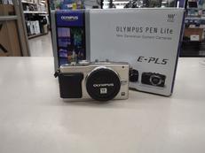 ミラーレス一眼 Wレンズキット|OLYMPUS