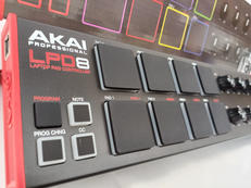 MIDIパッドコントローラー|AKAI