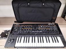 シンセサイザー|ROLAND