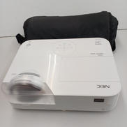 プロジェクター|NEC