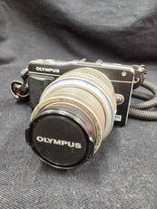 ミラーレス一眼|OLYMPUS