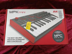 MIDIキーボード|AKAI