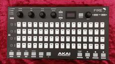 MIDIコントローラー|AKAI