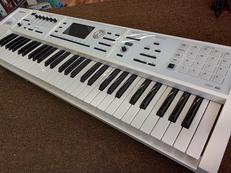 シンセサイザー|ROLAND