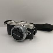 ミラーレス一眼|OLYMPUS