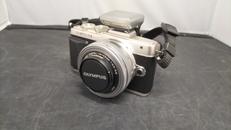 ミラーレス一眼|OLYMPUS