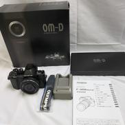 ミラーレス一眼|OLYMPUS