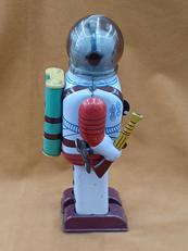 アストロマン 野村トーイの復刻版 ゼンマイで歩行、火花でる。 アストロマン 野村トーイの復刻版 ゼンマイで歩行、火花でる。 - メルカリ