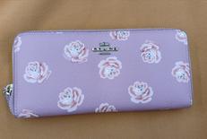 ラウンドファスナー長財布|COACH