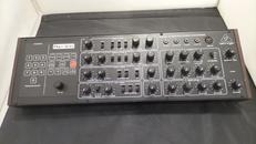 シンセサイザー|BEHRINGER