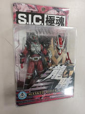 仮面ライダー龍騎|BANDAI