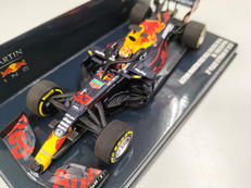 アストン マーチン|MINICHAMPS