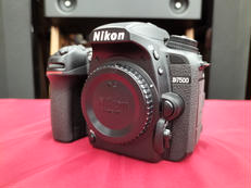 デジタル一眼レフ|NIKON