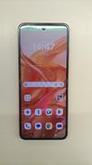 折りたたみ式スマホ|MOTOROLA/KDDI
