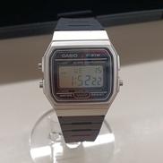 デジタル腕時計|CASIO