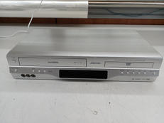 TOSHIBA　VHS/DVDデッキ　SD-V600|TOSHIBA
