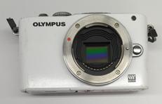 OLYMPUS ミラーレス一眼カメラ　ジャンク品 OLYMPUS (オリンパス) ミラーレス一眼カメラ 専用電池付 PEN-F