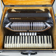 ピアノ式アコーディオン|TOMBO
