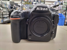 デジタル一眼レフ|NIKON