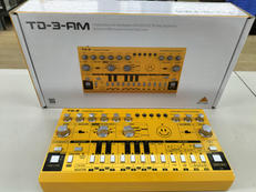 シンセサイザー|BEHRINGER