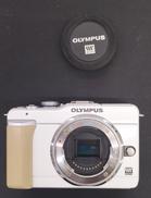 ミラーレス一眼|OLYMPUS