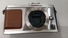 ミラーレス一眼|OLYMPUS