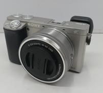 ミラーレス一眼レフカメラ|SONY