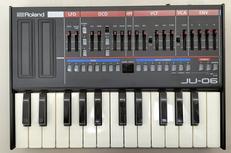 シンセサイザー|ROLAND