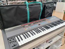 アナログシンセサイザー|ROLAND