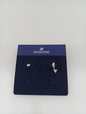 ATTRACT TRIANGLE ピアス|SWAROVSKI