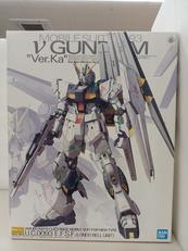 地球連邦軍ニュータイプ専用モビルスーツ RX-93 νガンダ|BANDAI