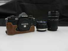 ミラーレス一眼 Wズームキット|OLYMPUS