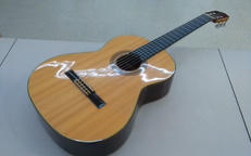 クラシックギター|松岡　良治