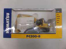 コマツ　PC200-8 油圧ショベル|KEN KRAFT