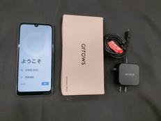 スマートフォン|ARROWS/AU