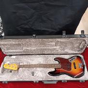 エレキベース|FENDER