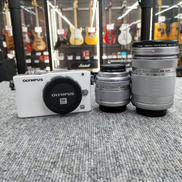 ミラーレス一眼|OLYMPUS