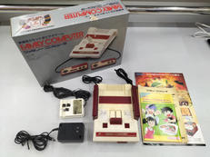 箱付きのファミコンです！|NINTENDO