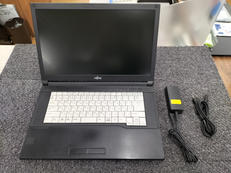 ※バッテリー48％、画面光漏れあり　ノートパソコン|FUJITSU