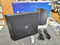 ※コントローラー欠品、側面フタ外れてます　PS4|SONY