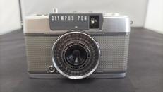 ハーフサイズカメラ|OLYMPUS