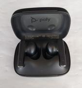 ワイヤレスイヤホン|POLY