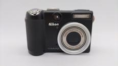 コンパクトデジタルカメラ|NIKON